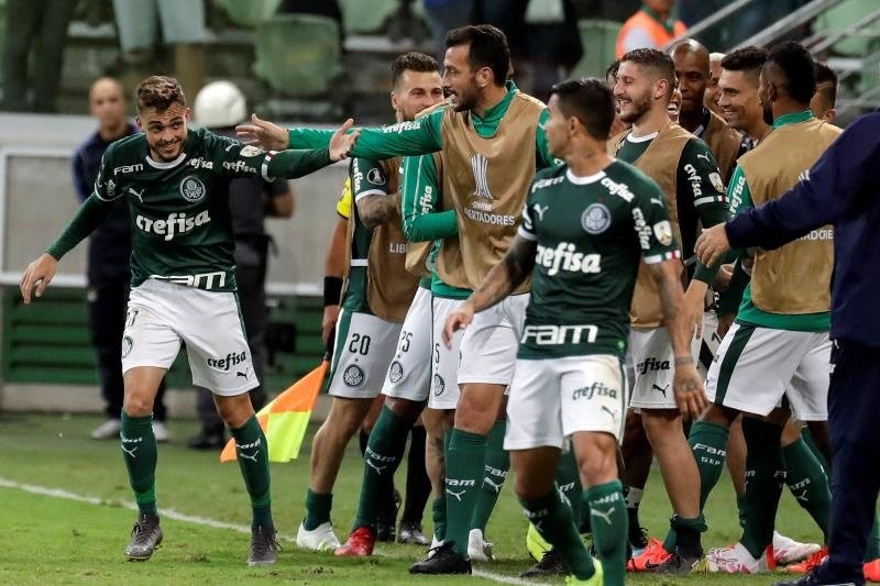 Palmeiras suma y sigue; Gremio logra su primera victoria