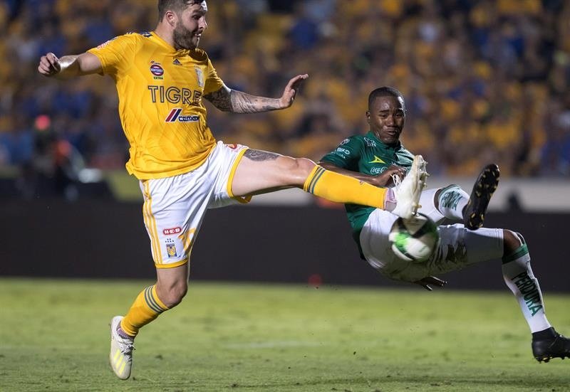 Tigres se impone a Pumas gracias a un histórico Gignac