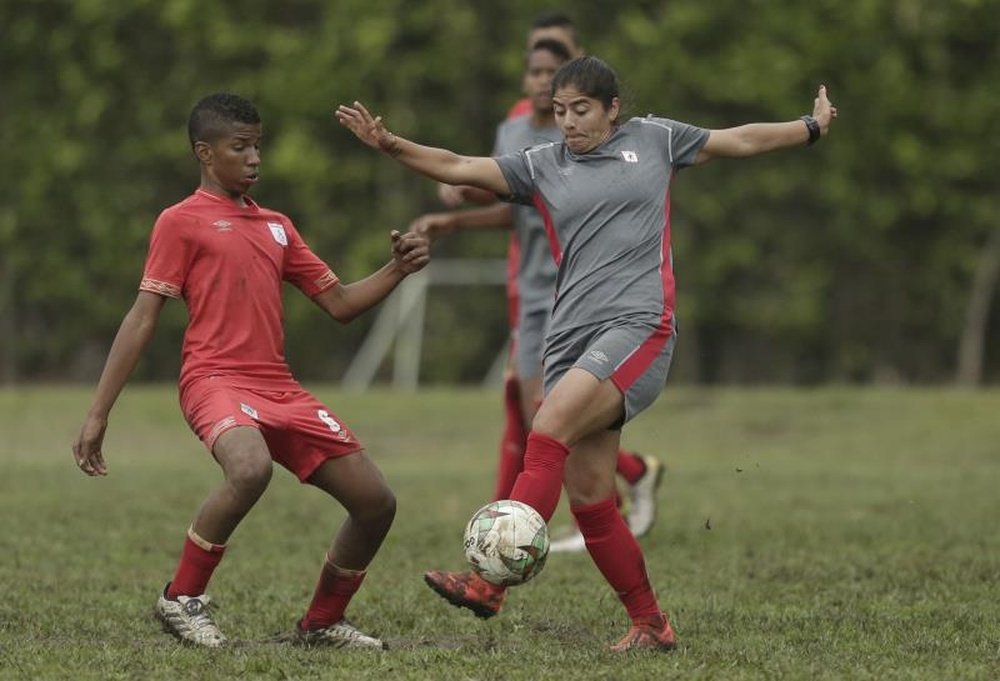 El fútbol femenino en Colombia está en auge. EFE