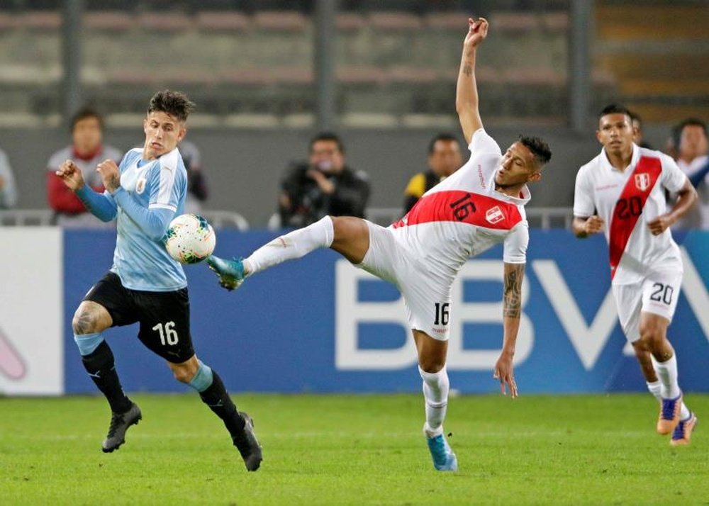 Uruguay salvó un empate en Lima. EFE