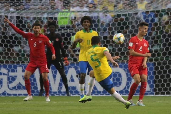 Brasil debuta con un 'póker' sobre Canadá
