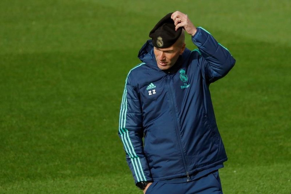 Zidane mostró su apoyo a Bale. EFE/Emilio Naranjo