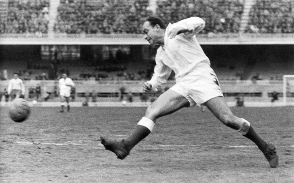 El día que Di Stéfano fue portero en un River-Boca. EFE