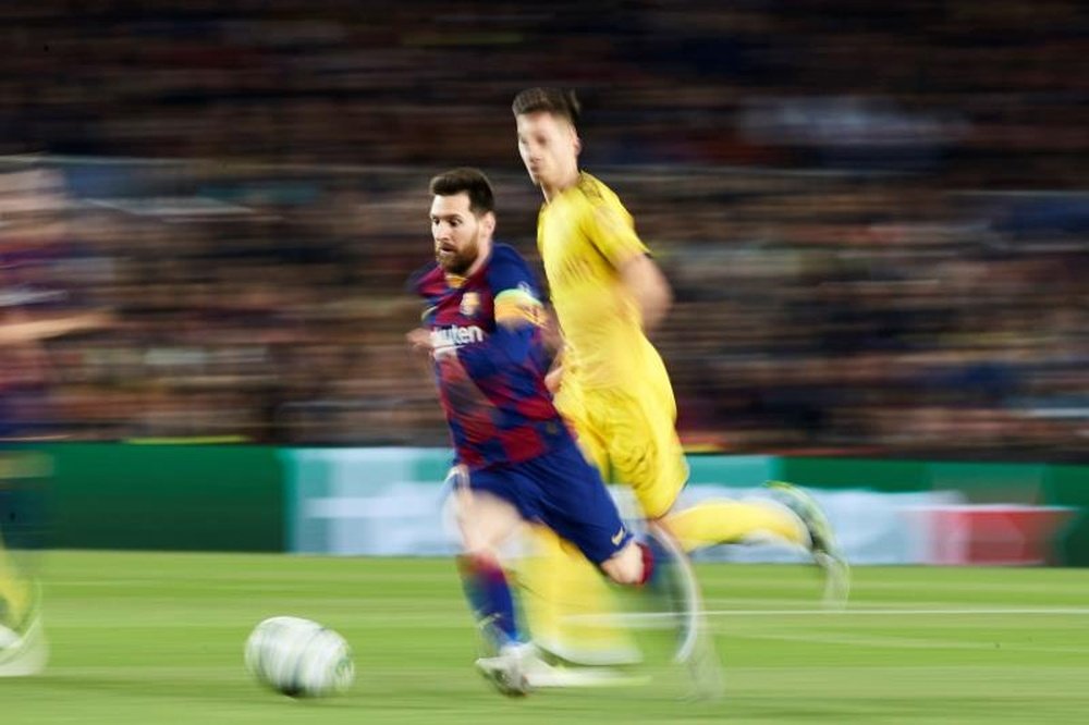 Messi hace líder al Barça; el Liverpool se deja deberes para el último día. EFE/Alejandro García