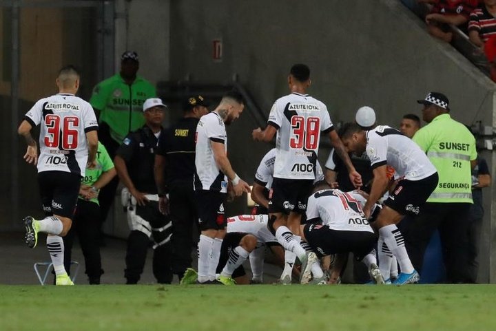 Vasco deja a Cruzeiro al borde del abismo