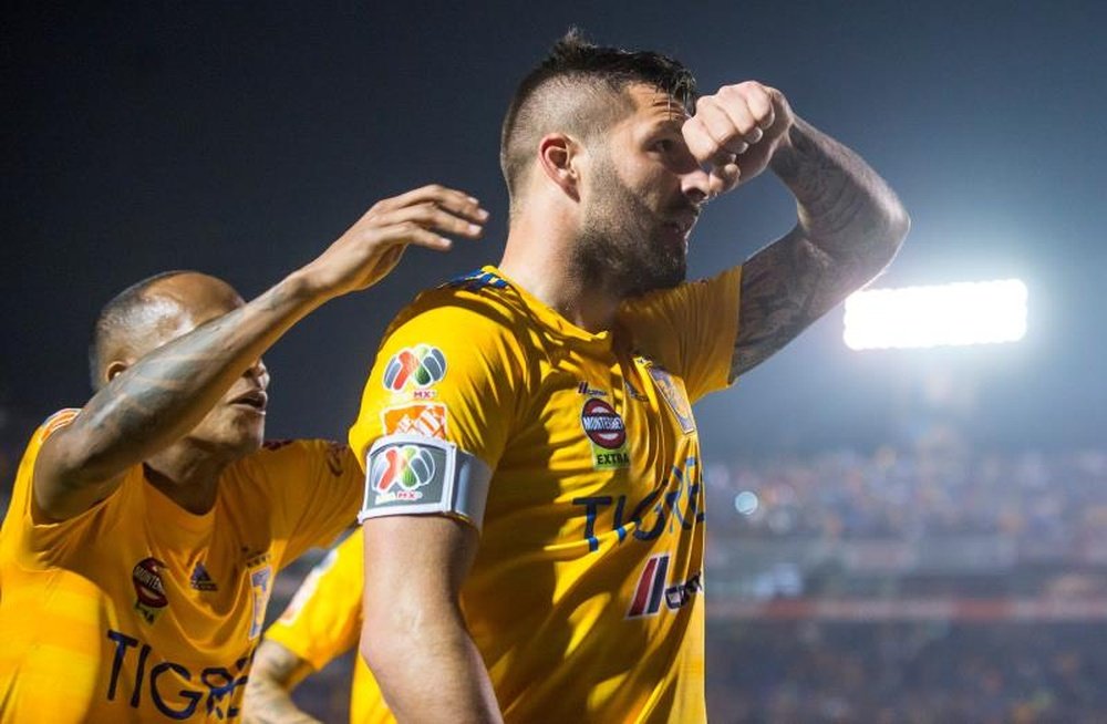 Quiñones y Gignac tiran de Tigres. EFE/Miguel Sierra