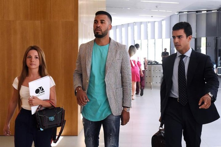 El juez acuerda aplazar un mes el sobreseimiento de la causa de Samu Sáiz y Briones