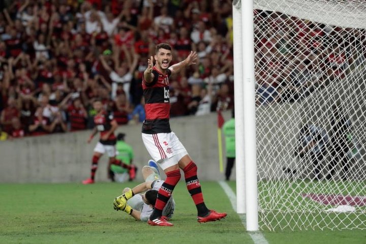 Flamengo solo conjuga el verbo aplastar