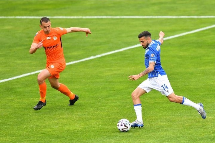 Dani Ramírez, de penalti, salva al Lech Poznan de la derrota