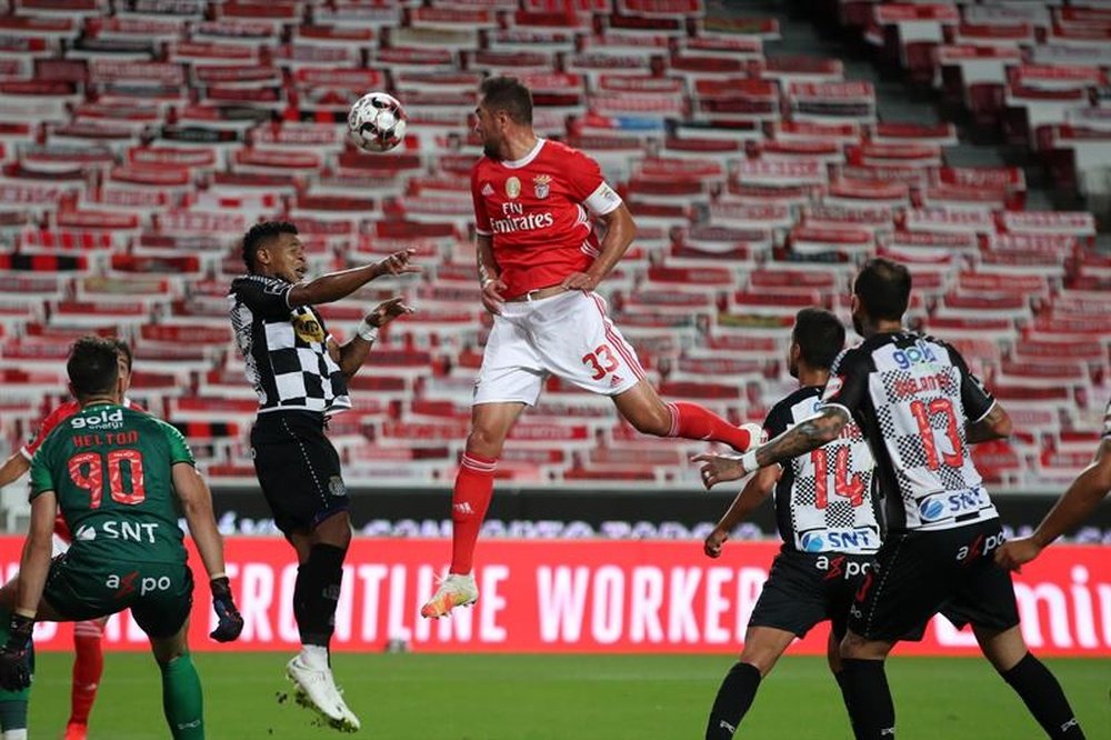 El Benfica metió presión al Oporto. EFE