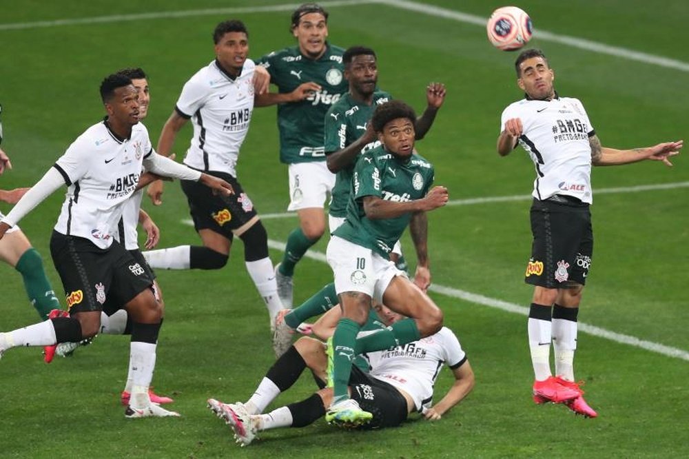 Corinthians y Palmeiras no se hacen daño (en el marcador). EFE/Fernando Bizerra