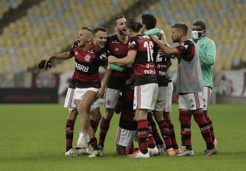 Flamengo busca acortar distancias con Palmeiras. EFE(Archivo