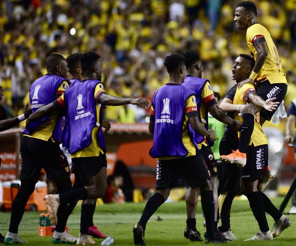 El fútbol vuelve en Ecuador el 14 de agosto. EFE