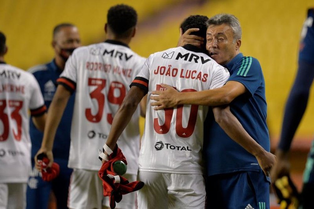 Flamengo logra rascar un empate en el partido de la discordia. EFE