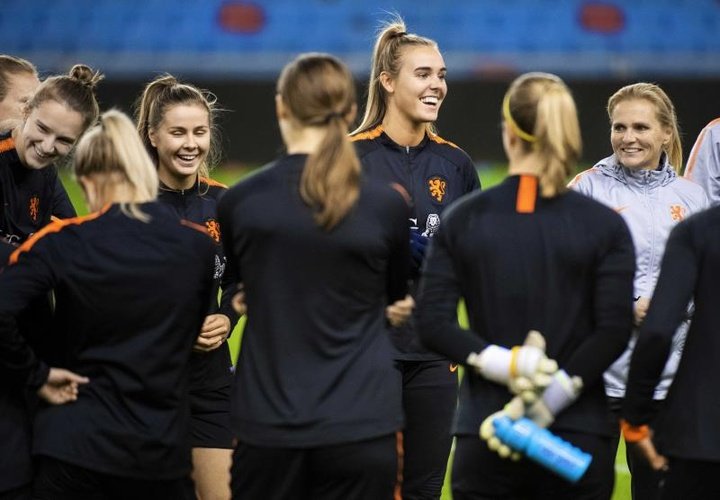 Países Bajos reanudará la Liga Femenina