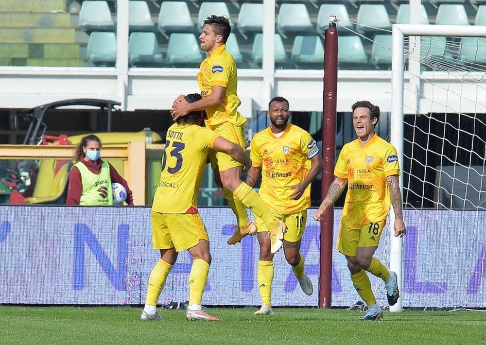 Gio Simeone sigue mostrando su olfato de gol en Italia. EFE