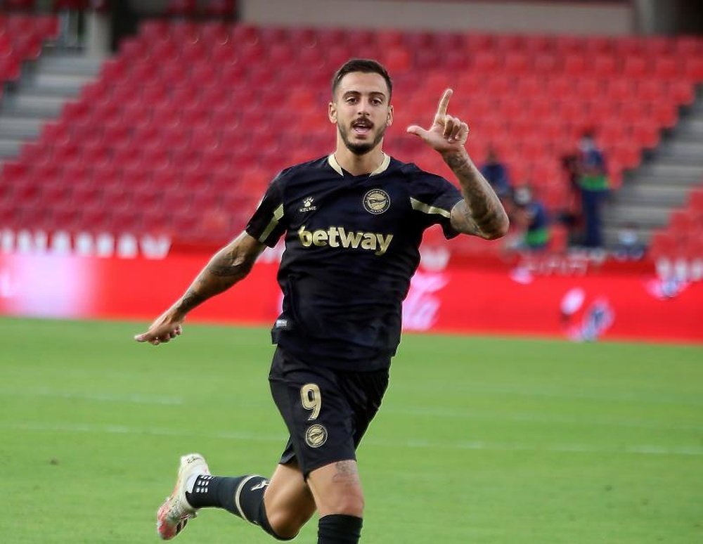 Joselu pidió garra al Alavés para plantar cara al Barcelona. EFE