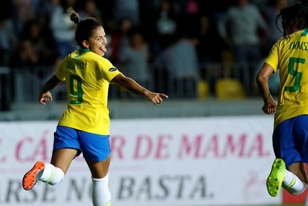 Brasil, sin Marta, golea a Ecuador. EFE