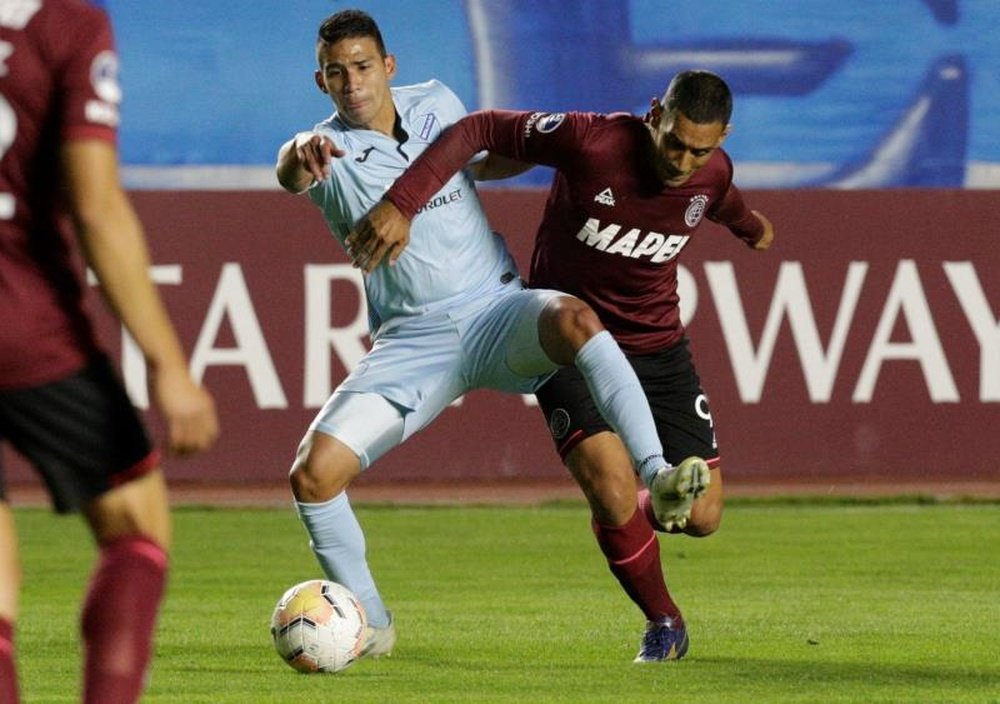 Lanús perdió 2-1 en la cancha de Bolívar en la ida. EFE
