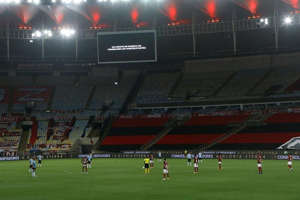 Maracaná guardó un minuto de silencio con doble dedicatoria. EFE