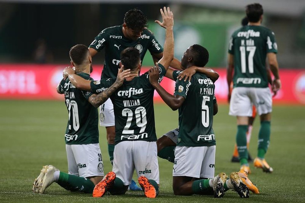 Palmeiras le endosó un 8-1 global a Delfín en la eliminatoria. EFE
