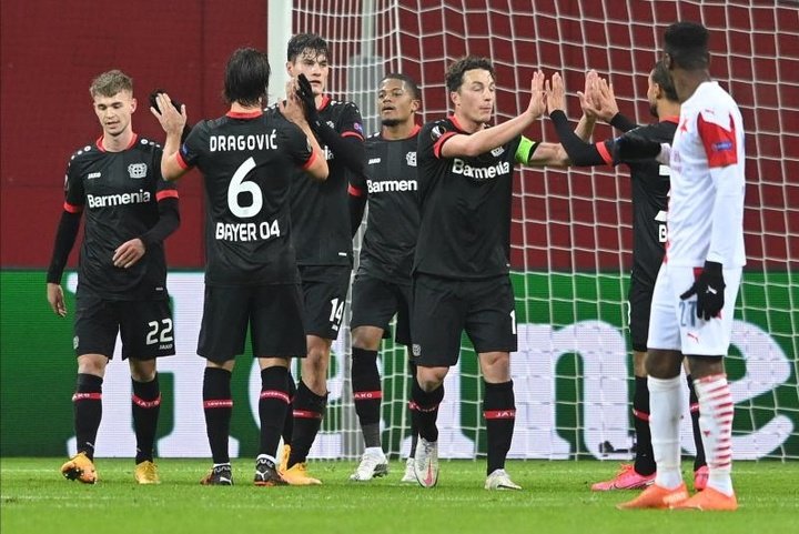 Recital del Bayer Leverkusen para afianzarse en el liderato