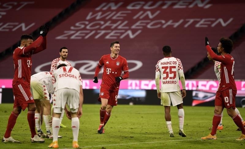 El Bayern puso el nivel Legendario: ¡regaló 2 goles y 45 minutos y goleó 5-2!