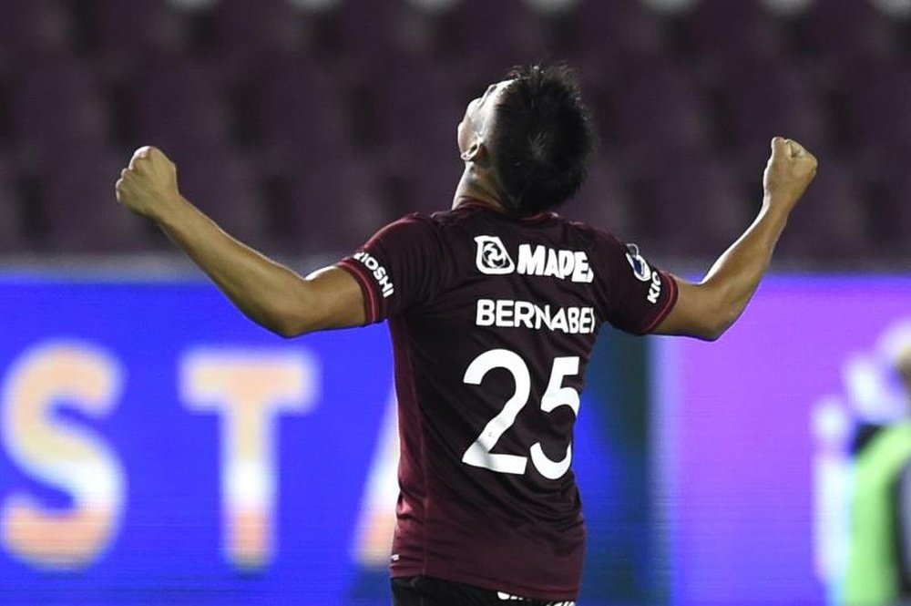 Lanús busca rival por el título en la Sudamericana. EFE