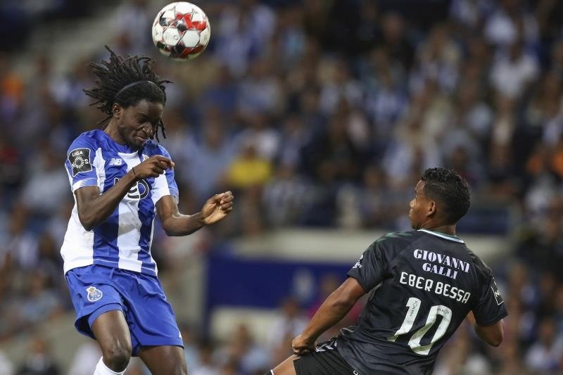 Dos nuevos positivos en la plantilla del Oporto