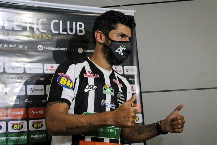 Abreu, presentado con su trigésimo equipo: 