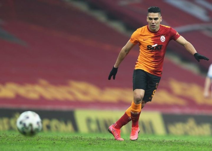 Mostafa Mohamed blinda el liderato del Galatasaray en la vuelta de Falcao