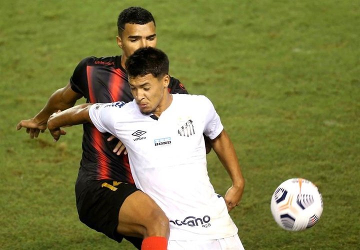 La defensa alegra el debut de Santos en la Libertadores