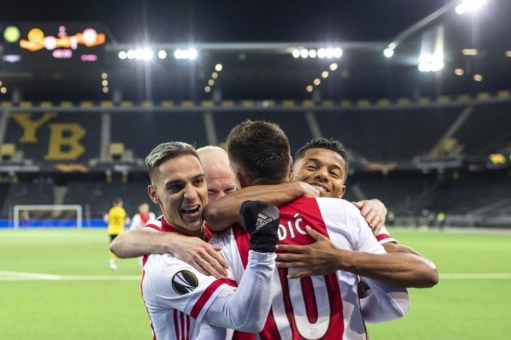 El Ajax solventa el trabajo en Suiza