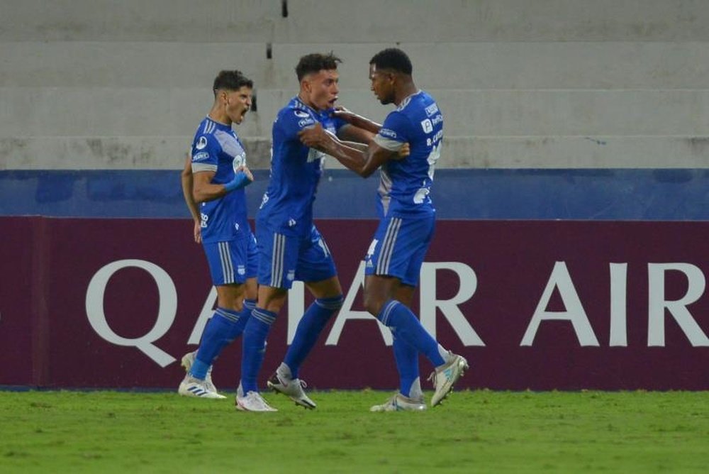 Emelec no perdona y mete más presión a Barcelona. EFE/Archivo