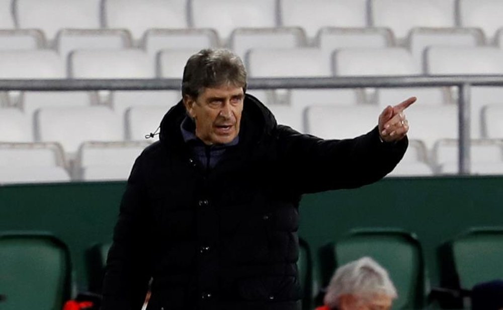 Pellegrini espera vencer al Madrid como visitante por primera vez en su carrera como técnico. EFE