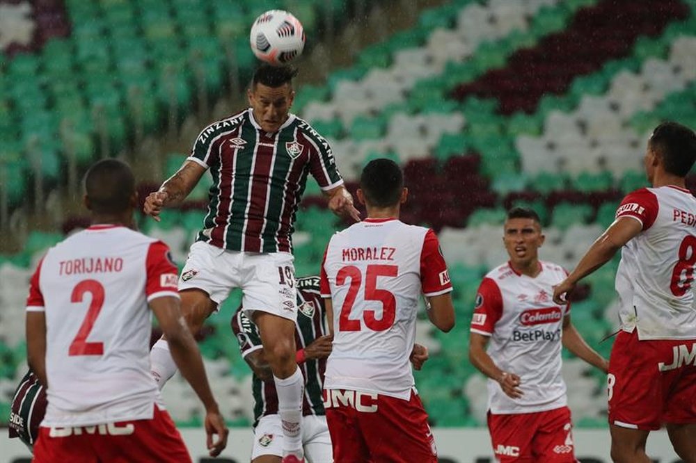 Fluminense toma el liderato por la fuerza. EFE