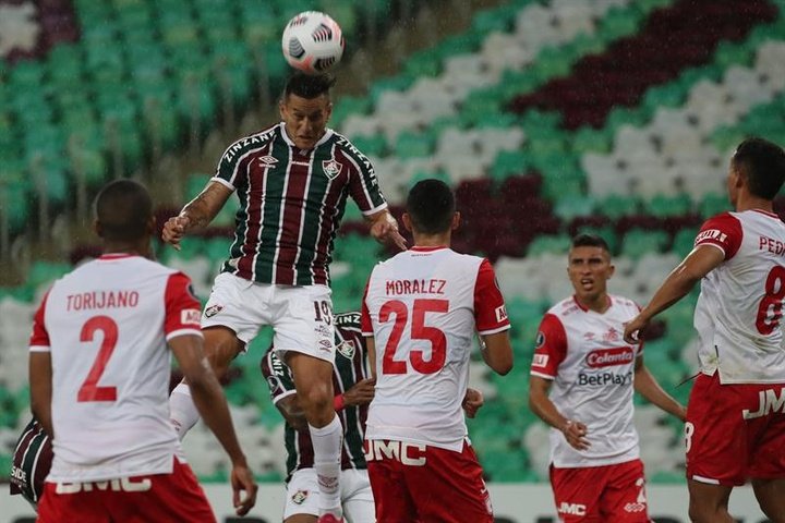 Fluminense toma el liderato por la fuerza