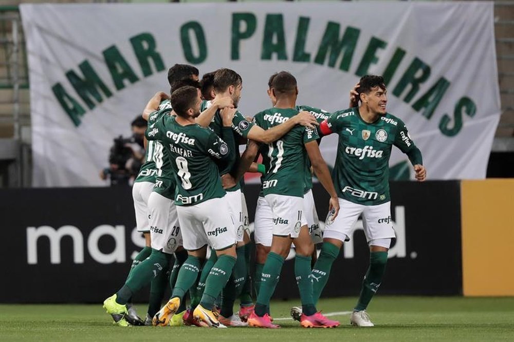 Palmeiras goleó a Universitario. EFE