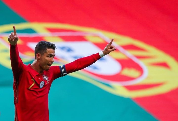 Portugal golea pero no convence y Cristiano marca pero defrauda