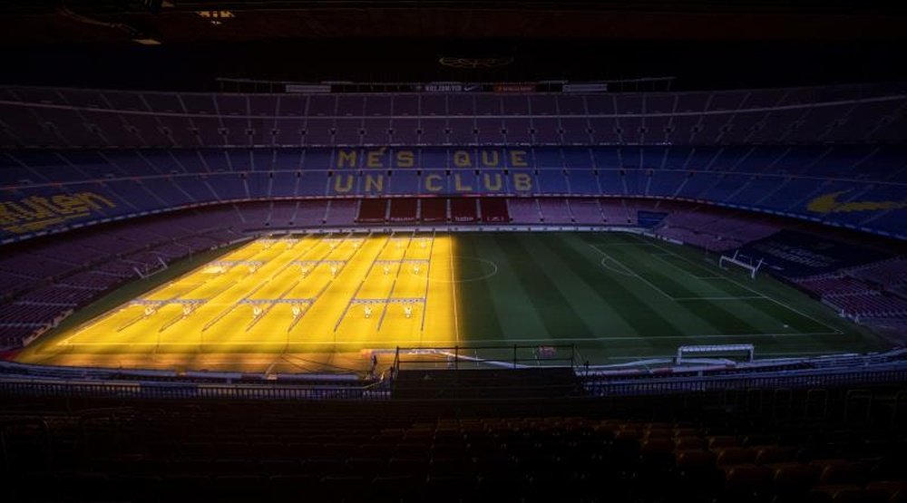 El Barça cambiará el césped del Camp Nou tras la Asamblea de Compromisarios. EFE