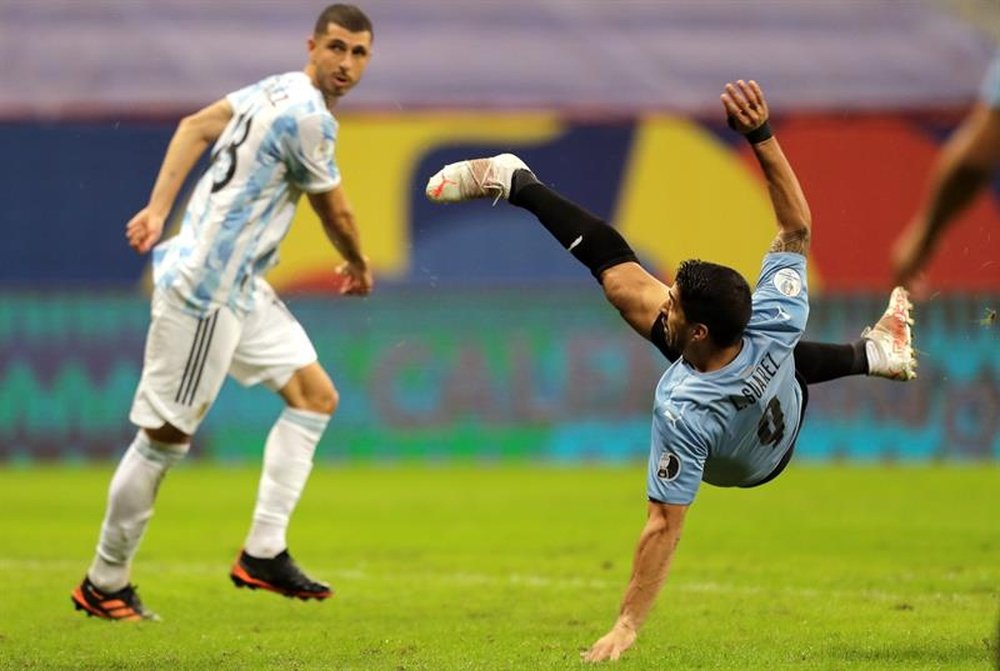 Luis Suárez reconoció que Uruguay debe corregir errores de cara a los próximos partidos. EFE