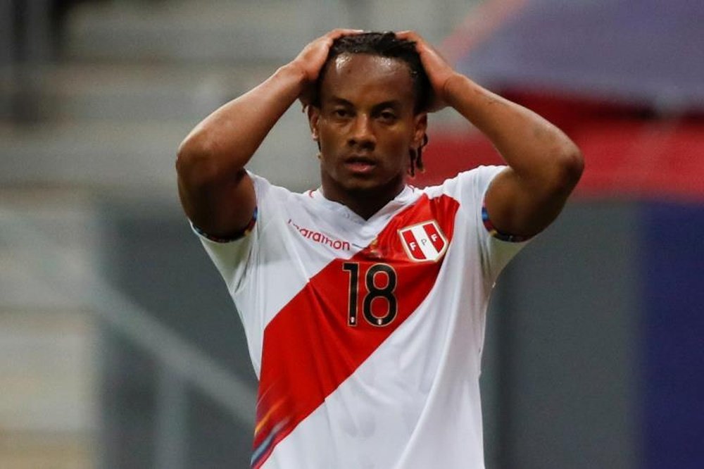 André Carrillo, tras sellar el pase, quiere que Perú juegue con cabeza. EFE