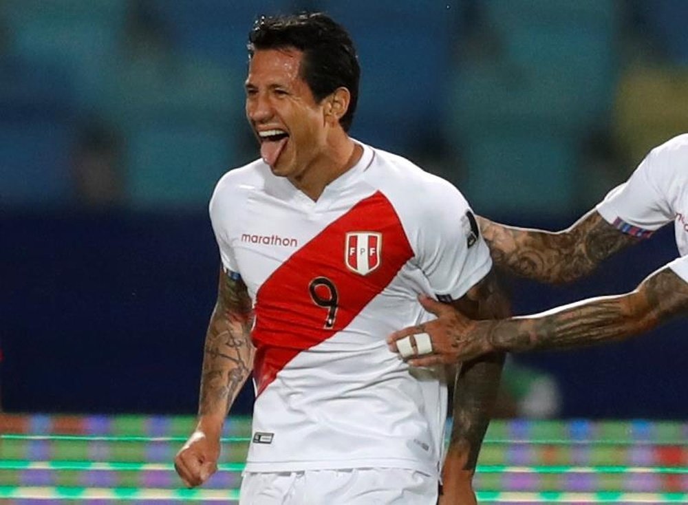 Lapadula marcó un doblete ante Paraguay. EFE