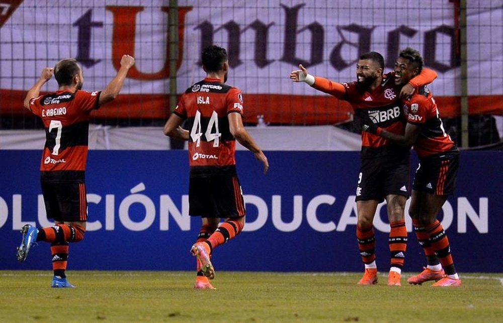 Flamengo venció 1-3 a Corinthians. EFE