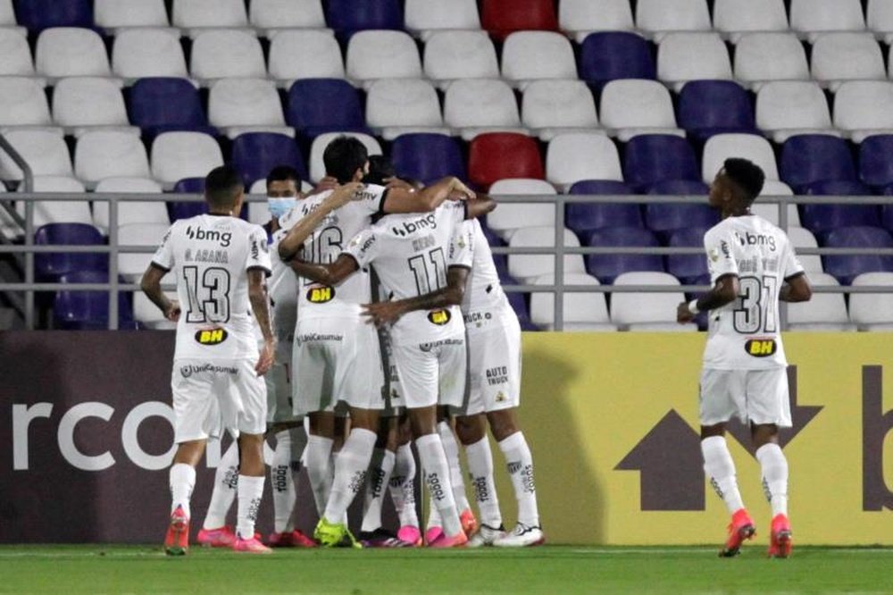 En la imagen, jugadores del Atlético Mineiro celebran un gol. EFE
