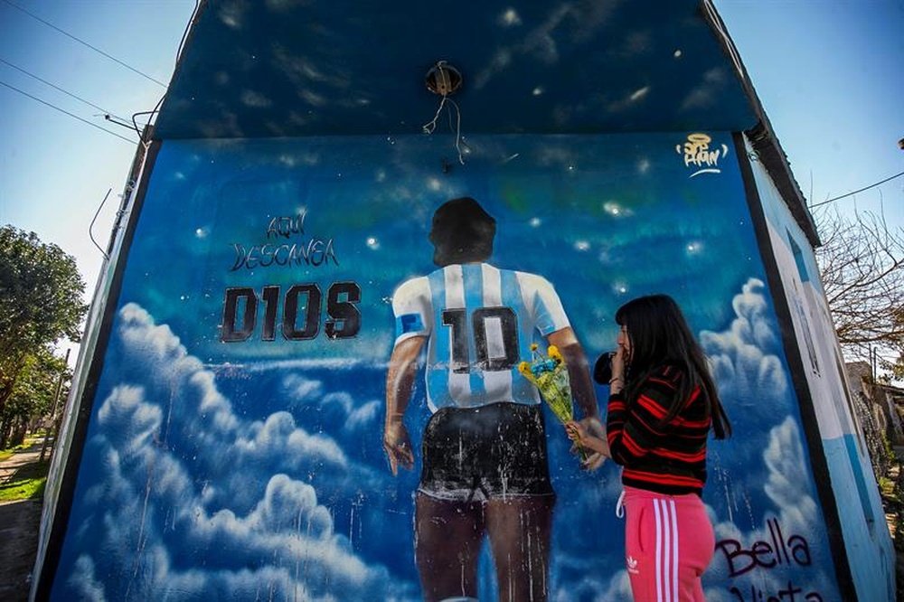 Los hijos de Maradona usan el Instagram del '10' para mandar un emotivo mensaje. EFE