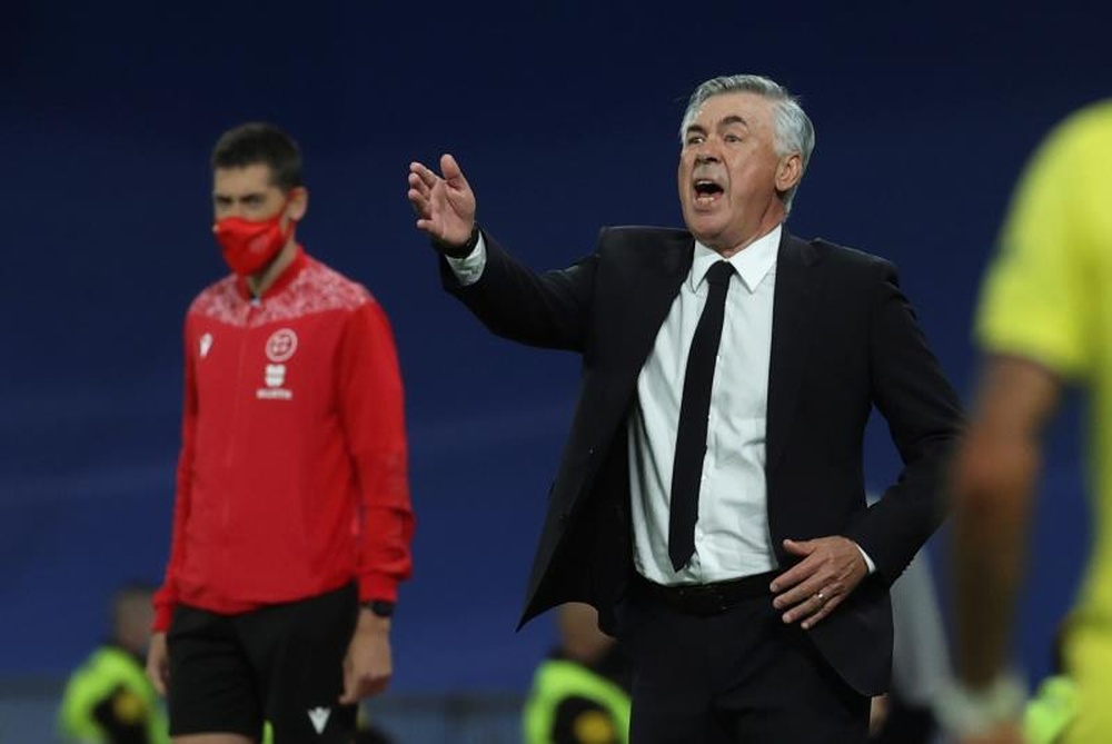 Ancelotti tropezó ante un serio Villarreal. EFE