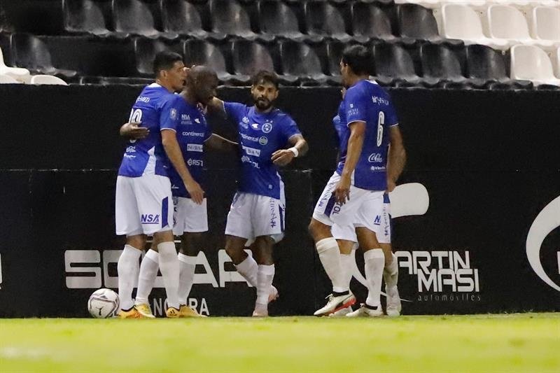 Guaraní sufrió la primera derrota del campeonato. EFE