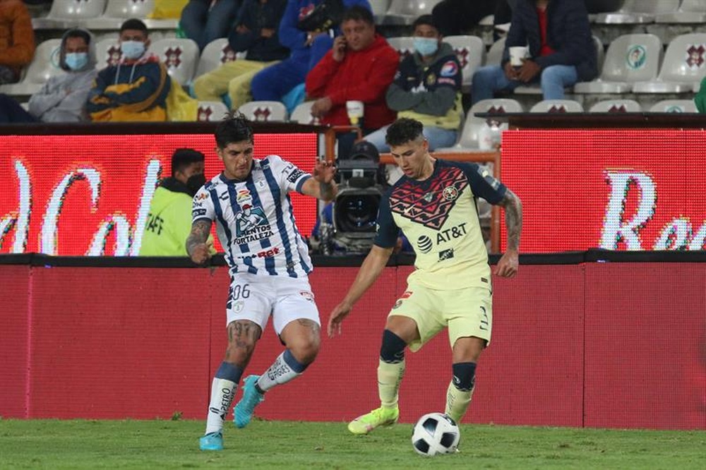 El América sigue igual, pero es el líder. EFE