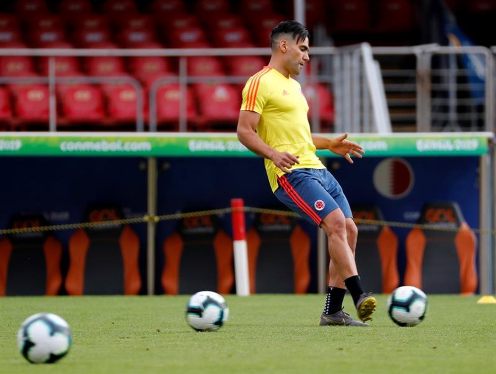 Falcao lidera a Colombia; James sigue fuera. EFE
